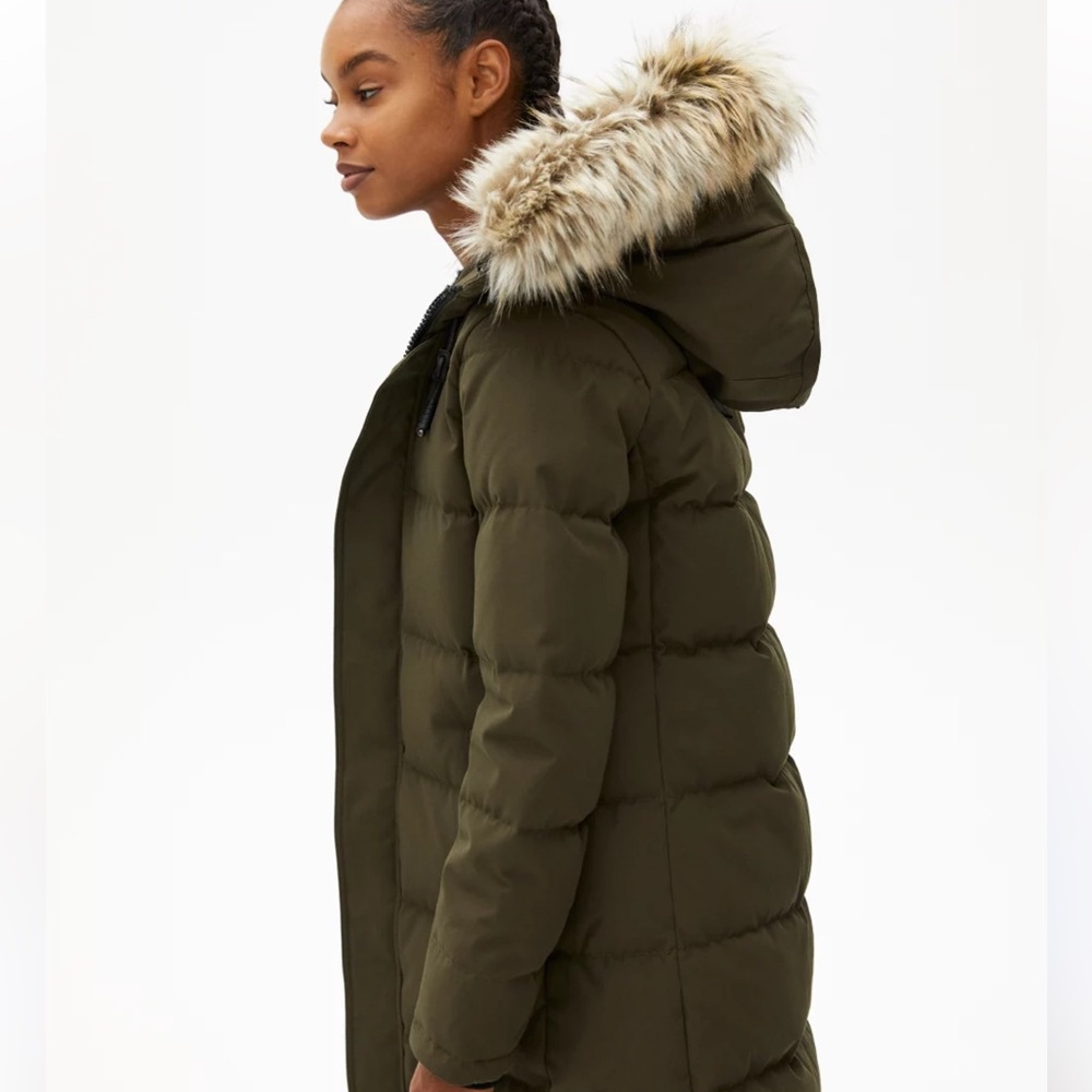 Aritzia - TNA St. Anton Parka